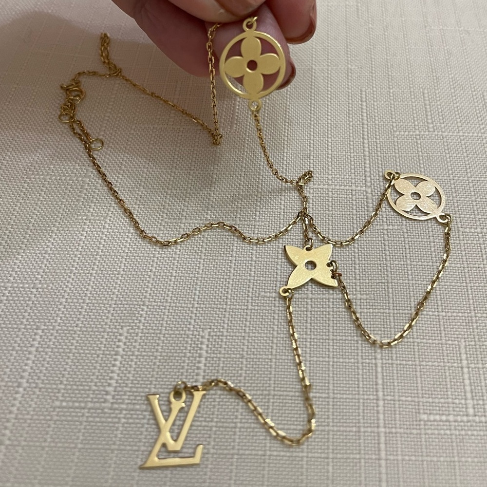 Pure 18K Inspired LV Necklace ⛓⭐️💛♥️ - Picture 11 of 11